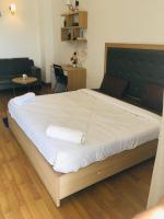 B&B Noida - Palm Studio & looms - Bed and Breakfast Noida