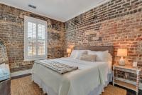 Broughton Street Bungalow - Steps to Everything - B&B