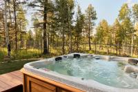 B&B Divide - Spacious Family Cabin at Cedar Mountain w HOT TUB - Bed and Breakfast Divide