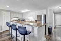 Eagle's Landing Loft-Downtown Above Bull & Barrel - B&B Statesboro