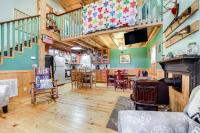 Santeetlah Lake Retreat with Dock Walk to Water! - Ferienwohnung Robbinsville