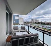 Lormont City, proche Bordeaux, piscine et parking - B&B