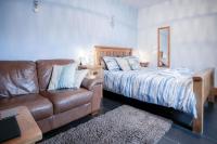 Primrose - 1 Bedroom Cottage - Llanteg - B&B