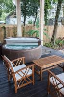 B&B Savannah - Secret Garden Studio w/ Hot Tub: Near Forsyth Park - Bed and Breakfast Savannah