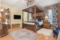 B&B Fort Smith - Grand Mansion-Royal Crown suite! - Bed and Breakfast Fort Smith