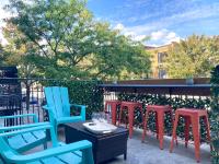 MTLVacationRentals - The City Chalet - B&B Montréal