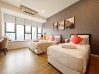 Twin Room with City View