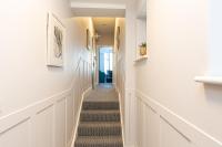 Stylish Seafront Apartment - Sleeps 6 - Gateway to the Lakes - B&B