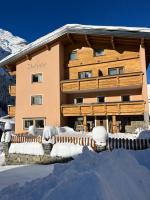 B&B Plangeross - Pension DORFPLATZL Pitztal - Bed and Breakfast Plangeross