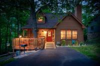 Cozy, ADA Accessible, Family Cabin with Hot Tub - B&B Sevierville