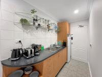 Funky Fitzroy apartment so close to the action - B&B Melbourne