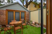 Charming 3-Bedroom Terrace in the Heart of Glebe - B&B