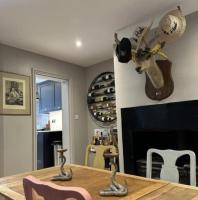 B&B Guildford - Remarkable 3-Bed House in the centre of Guildford - Bed and Breakfast Guildford