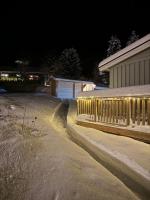 House with garage in central Lyngen - B&B