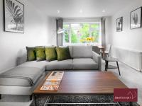Sunninghill Village - 2 Bed - Parking and garden - Chambres d’hôtes