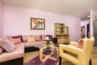 Spacious Central Apt by Stefanie / close to MU - Ferienwohnung