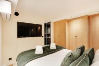Pick A Flat's Apartment in Odeon - Rue Saint André des Arts - Bed and Breakfast
