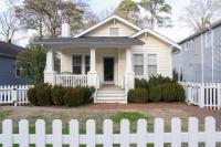 B&B Raleigh - Spacious, Central & Comfy Gem ~ Backyard ~ Parking - Bed and Breakfast Raleigh