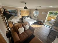 B&B Freshwater - The Cwtch,Self Contained Coastal Annex Freshwater - Bed and Breakfast Freshwater