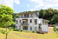 Exklusives Penthouse mit Dachterrasse, hochwertig ausgestatteter Küche mit Dampfgarer, inklusive 2 Stellplätze und Fahrradgarage - B&B Kulmbach