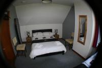 Tweepersoonskamer met 1 of 2 Bedden en Eigen Externe Badkamer
