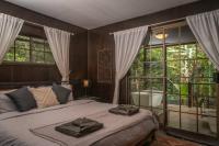 Dark Moon House - B&B