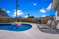 Ixora16 Heated Pool, mins to beach, airport, USSSA, Cruise Port, 1h to Disney - Chambres d'hôtes Melbourne