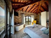 B&B el Brull - Alojamiento MAS EL CASTELL DEL BRULL - Bed and Breakfast el Brull