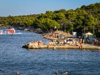 Apartments Pervan by the beach 3 bedrooms - B&B Jezera