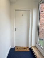 Premium Offer l Last-Minute Escape l AJ Properties l High Street Cheltenham l Parking l Ideal for Short or Long Stays - Town Centre Apartment, 4 Beds, 1 Bathroom - Ferienwohnung Cheltenham