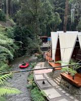 Luxury cabin and cafe hutan pinus rahong