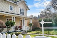 Pioneer Vacation Rentals - Pioneer South downtown Ashland - Bed and Breakfast