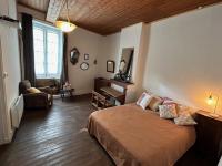 Maison dans la magnifique village de Montjoi - Chambres d’hôtes Montjoi