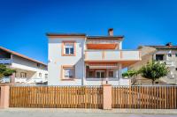 Apartment Božena - B&B Nin