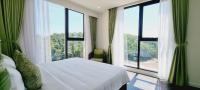 Apartment with Mountain View