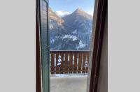 Bel appartement 2.5 pièces avec balcon, magnifique vue sur le glacier des Grands - Chambres d'hôtes Finhaut