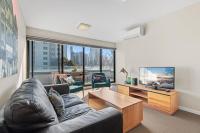 B&B Melbourne - Chic Inner City Convenience, with Secure Parking - Bed and Breakfast Melbourne