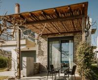 Pelagos Paradise Seafront Villa by Booking Kottas - B&B