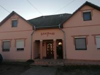 Iglódi Panzió - Chambres d’hôtes Kunszentmárton