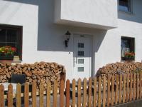 #4 Galeriezimmer mit 2 Betten ,Balkon, Gemeinschaftsbad, Airport nah,freies W-Lan - Chambres d'hôtes Trunkelsberg