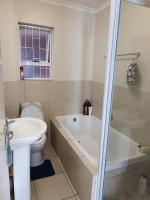 2-bedroom bliss @17 (Not impacted by loadshedding) - B&B