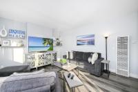 1 Bedroom Apartment in the back of our Oceanfront Home - B&B Newport Beach
