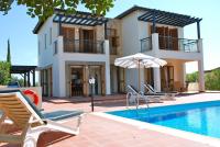 2 bedroom Villa Oleander with private pool and garden, Aphrodite Hills Resort - Chambres d’hôtes Kouklia