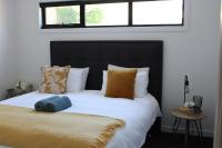 B&B Launceston - CBD Elizabeth St Modern Townhouse - Secure Parking - Bed and Breakfast Launceston