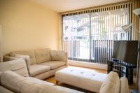 B&B Leeds - Leeds Vibrant 2 Bedroom Sleeps 4 - Bed and Breakfast Leeds