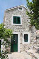 Holiday home Sweet Shelter with jacuzzi - Ferienwohnung Zivogosce