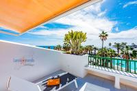 Atico La Deliziosa Vivienda Vacational with sea view - B&B Costa Teguise
