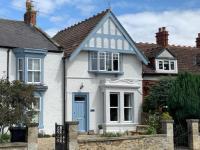 B&B Darlington - The Blue Cottage with free 7.2KW EV Charging point - Bed and Breakfast Darlington