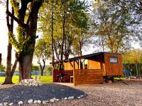 B&B Bílá Třemešná - Glamping Les Království - Bed and Breakfast Bílá Třemešná