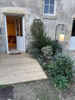 La cour fleurie - Bed and Breakfast